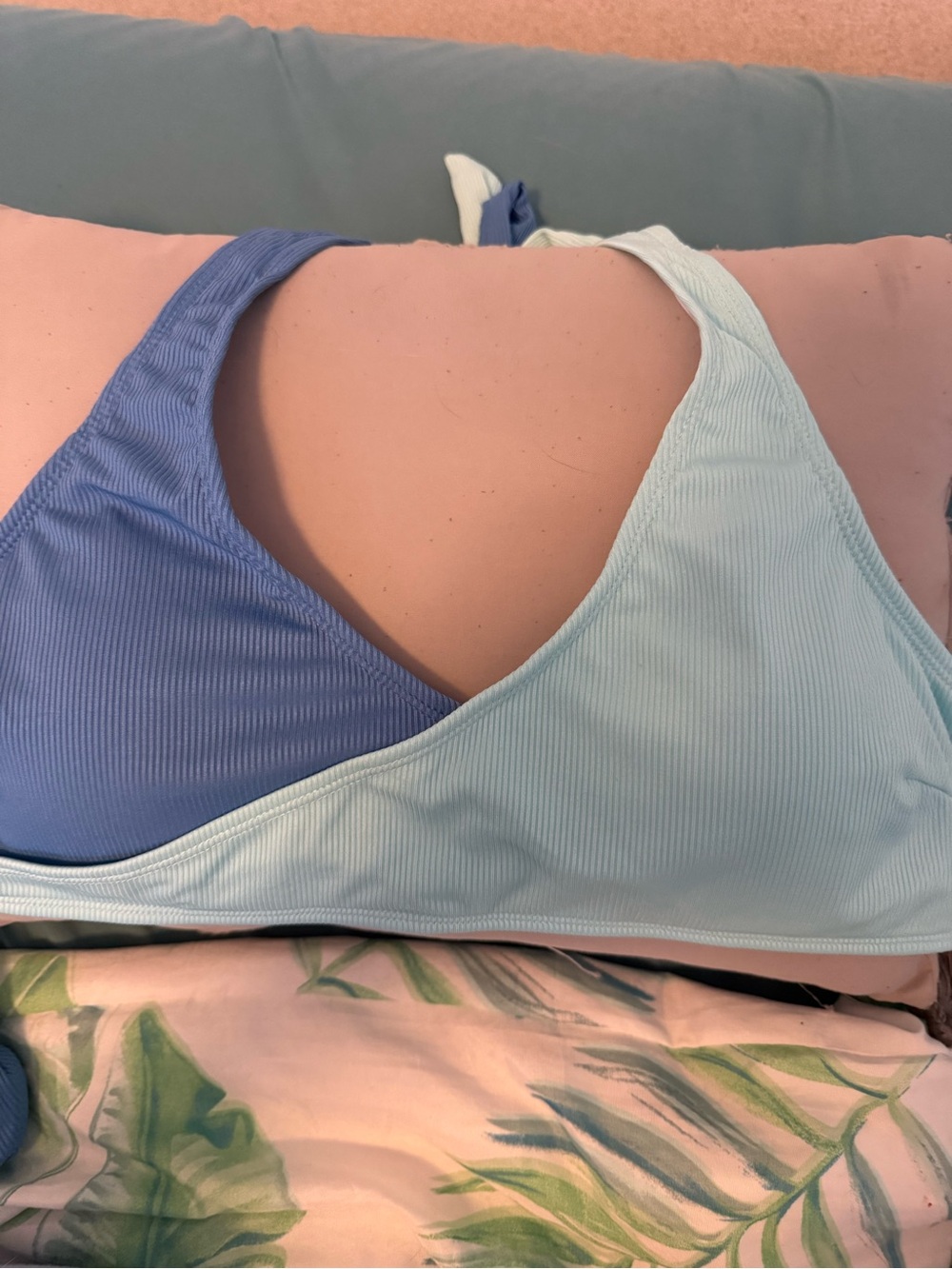 Two-Tone Blue Ribbed Bikini Set
#1 - Picture 11 of 15
